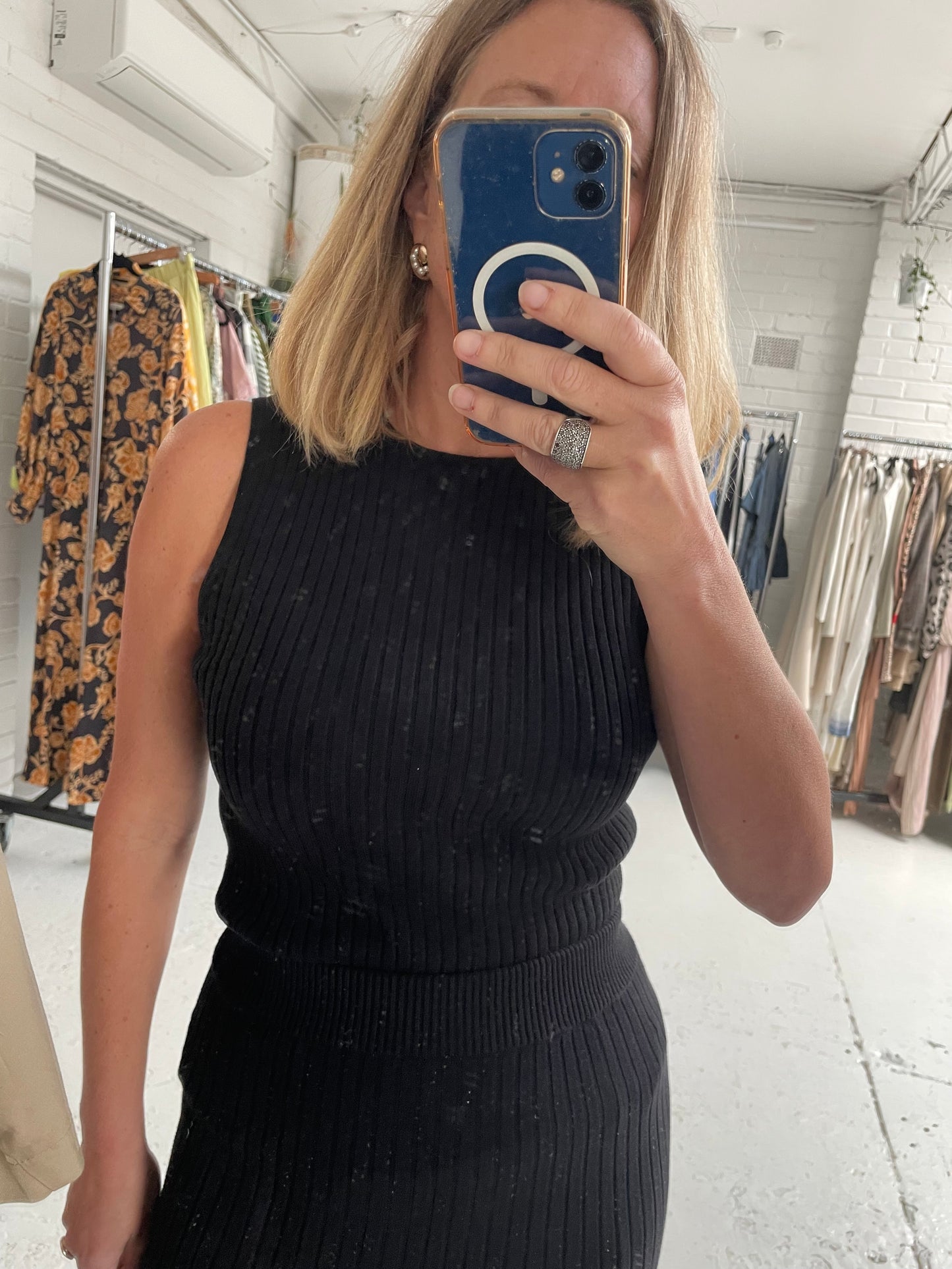 Black cotton ribbed knit Friends with Frank 8