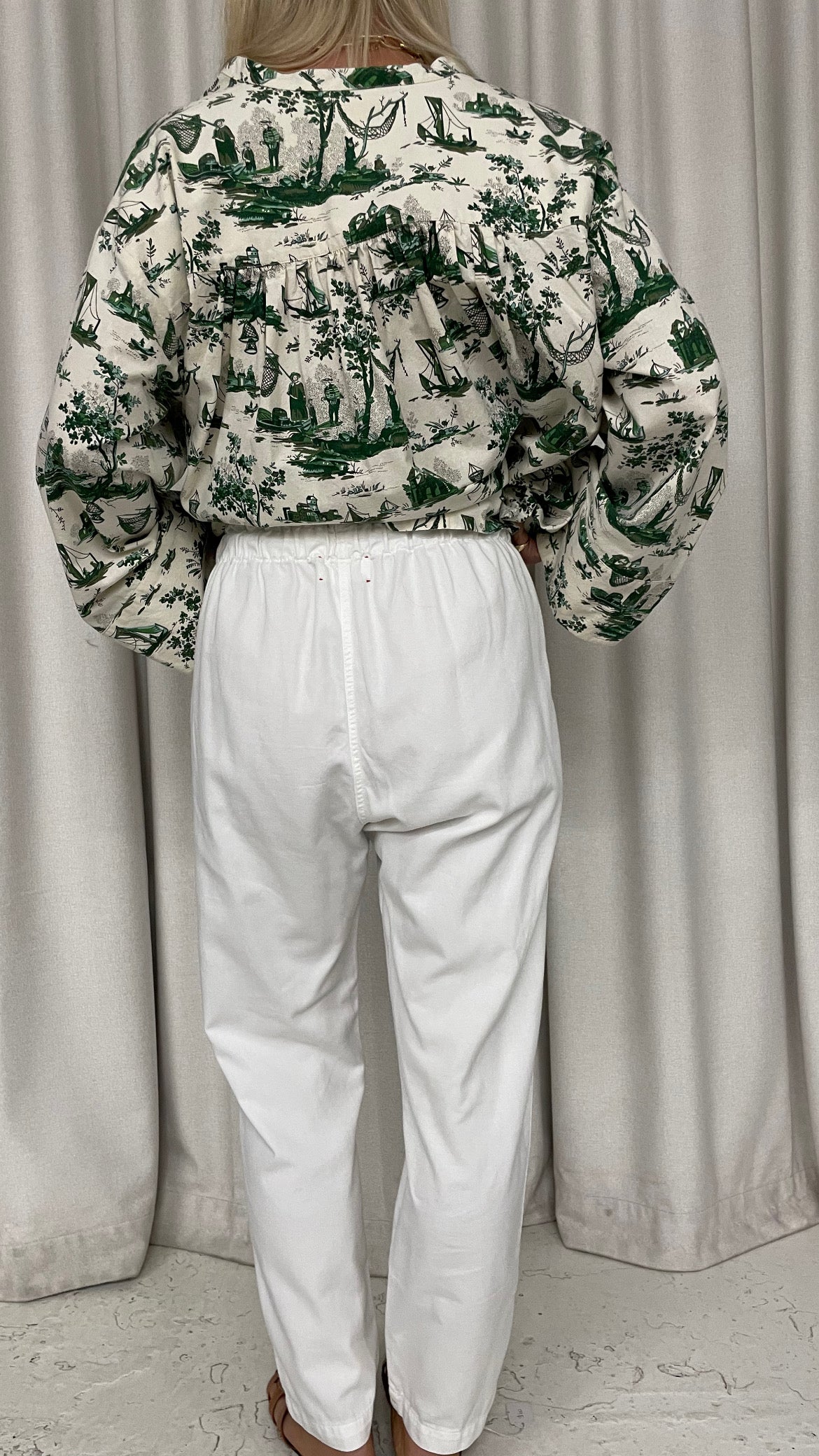 Xirena casual pull on cotton white pants sz S (8-10) like new