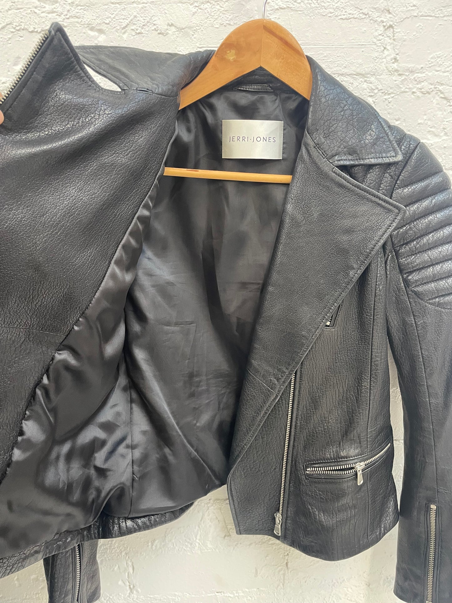 Jerri Jones black leather moto jacket Sz 10 like new