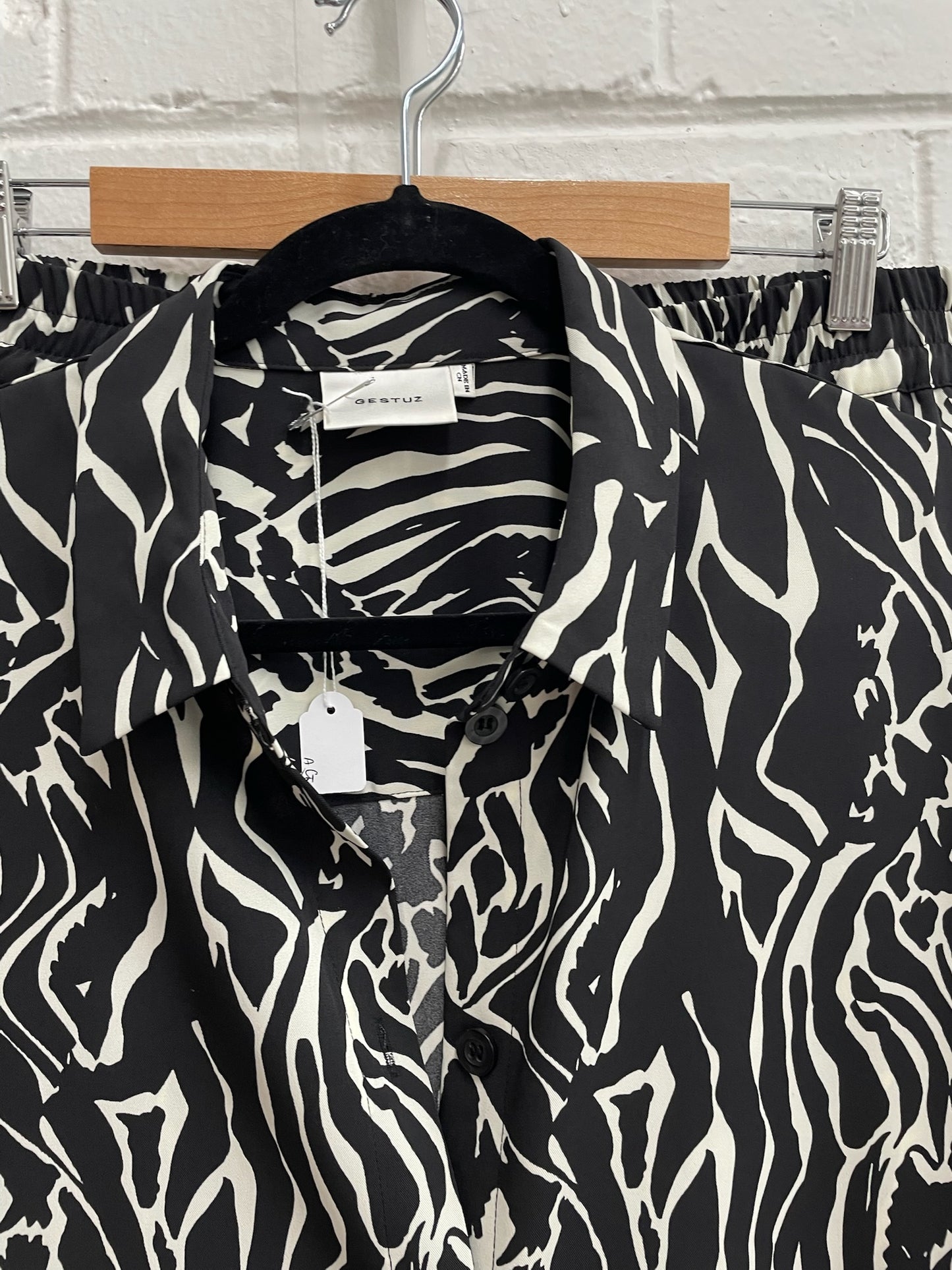 Gestuz black white print Satin lounge pant set sz 44 like new