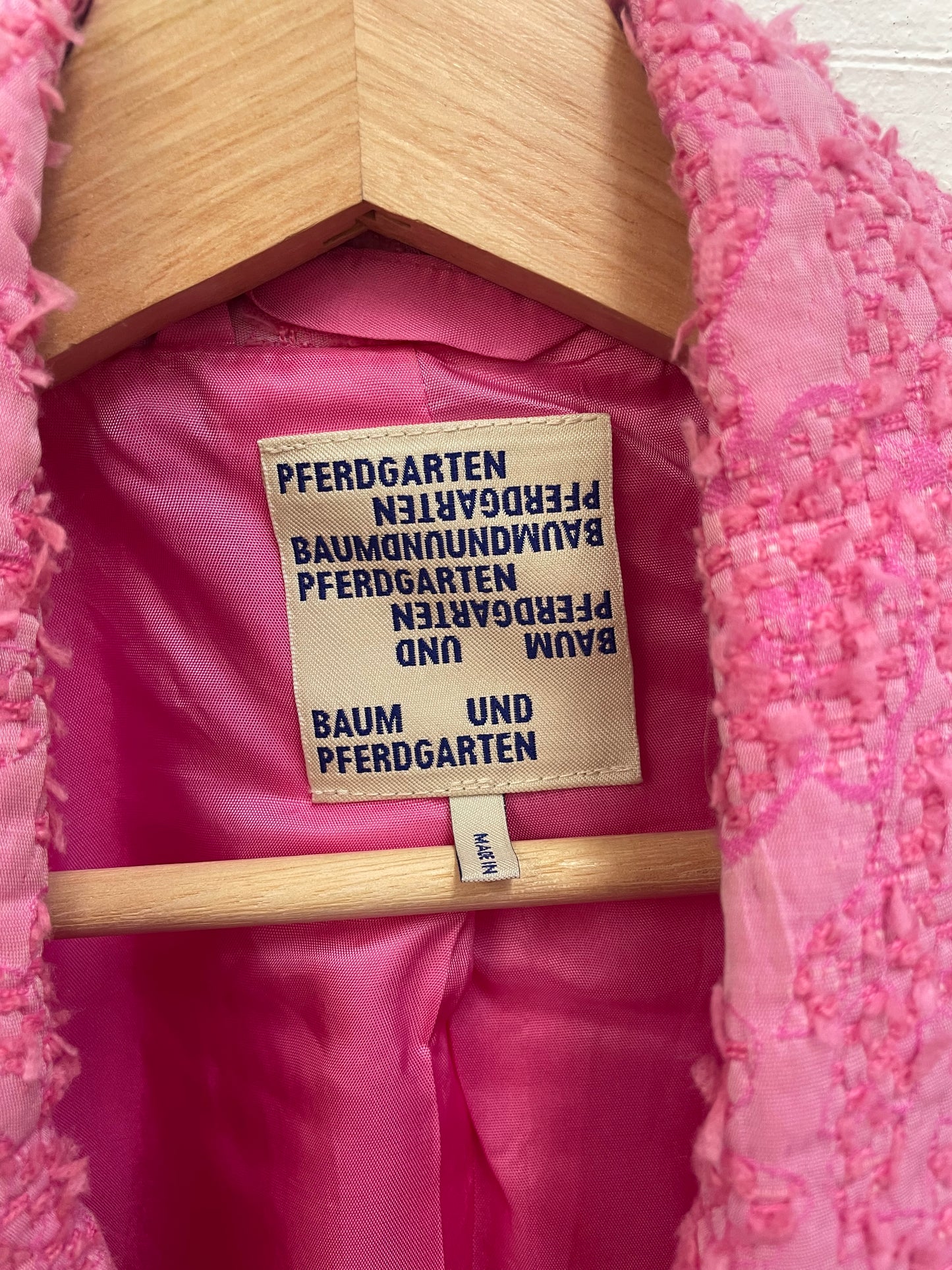 Candy pink textured blazer by Baum und PFERDGATEN Sz 38