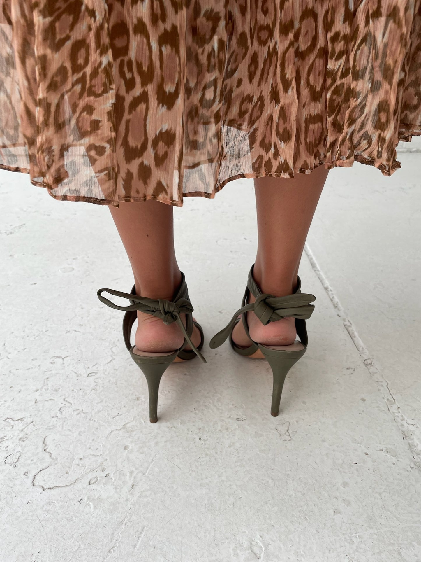 Scanlan Theodore ankle tie olive green heels Fennel | size 41