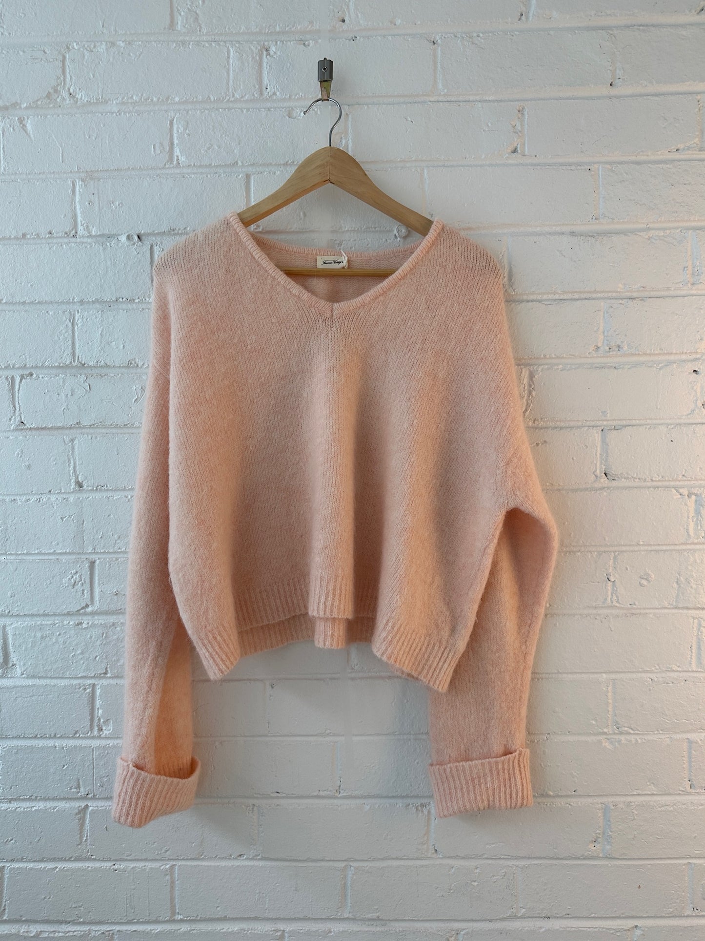 American vintage polyamide blend slouchy knit sweater on peach M