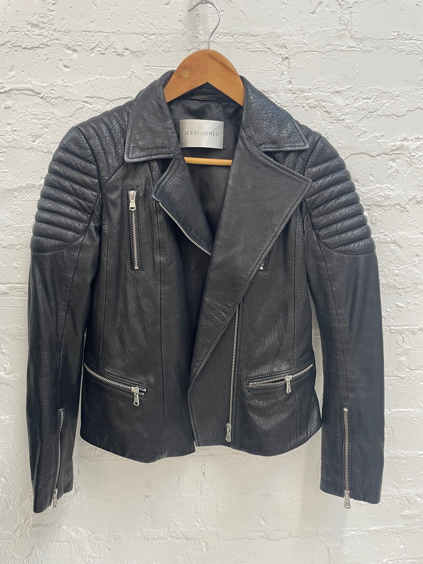 Jerri Jones black leather moto jacket Sz 10 like new