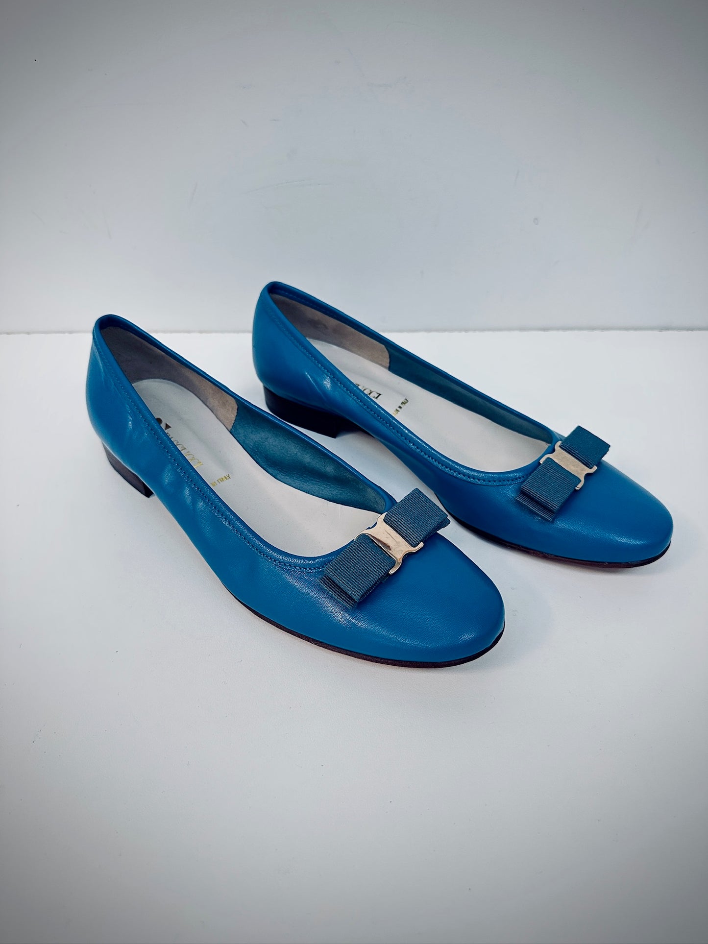 Peacock blue leather Italian made blanket flats 40
