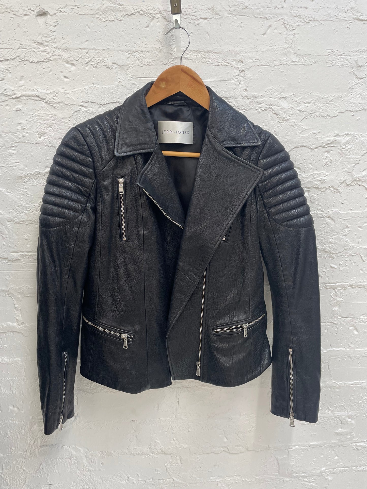Jerri Jones black leather moto jacket Sz 10 like new