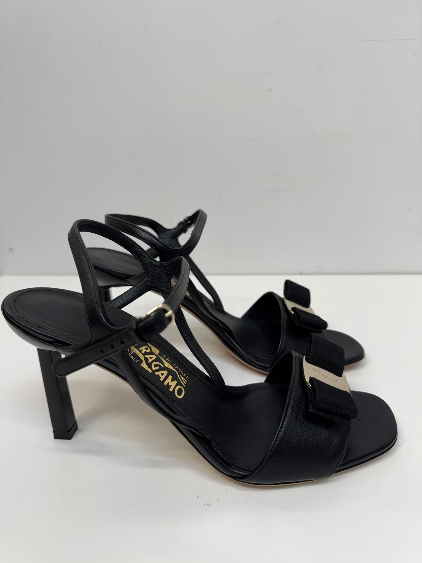 Ferragamo Salvatore Gabriela 85 Sandals in Nappa size 8