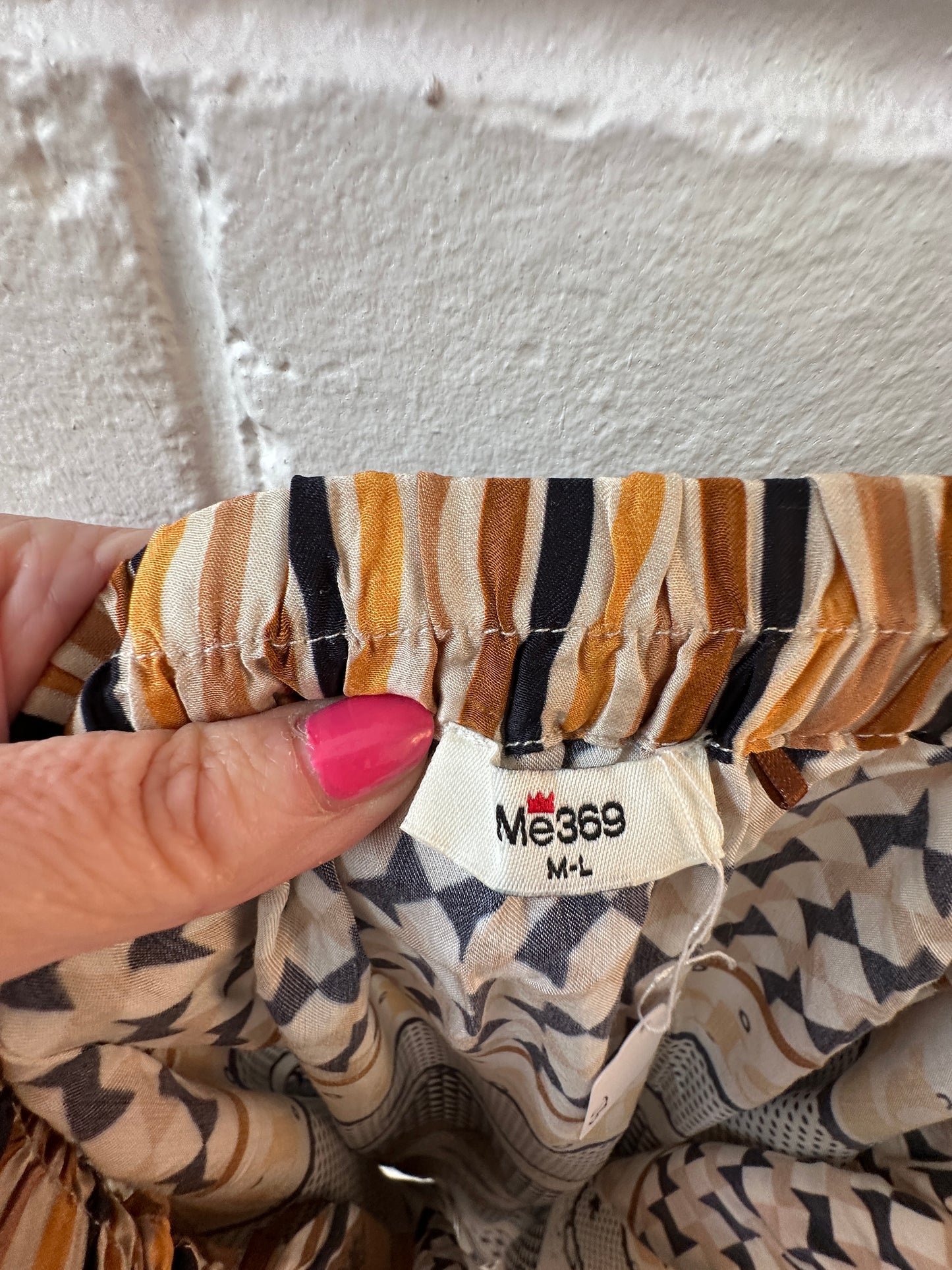 ME369 viscose satin midi skirt Sz ML