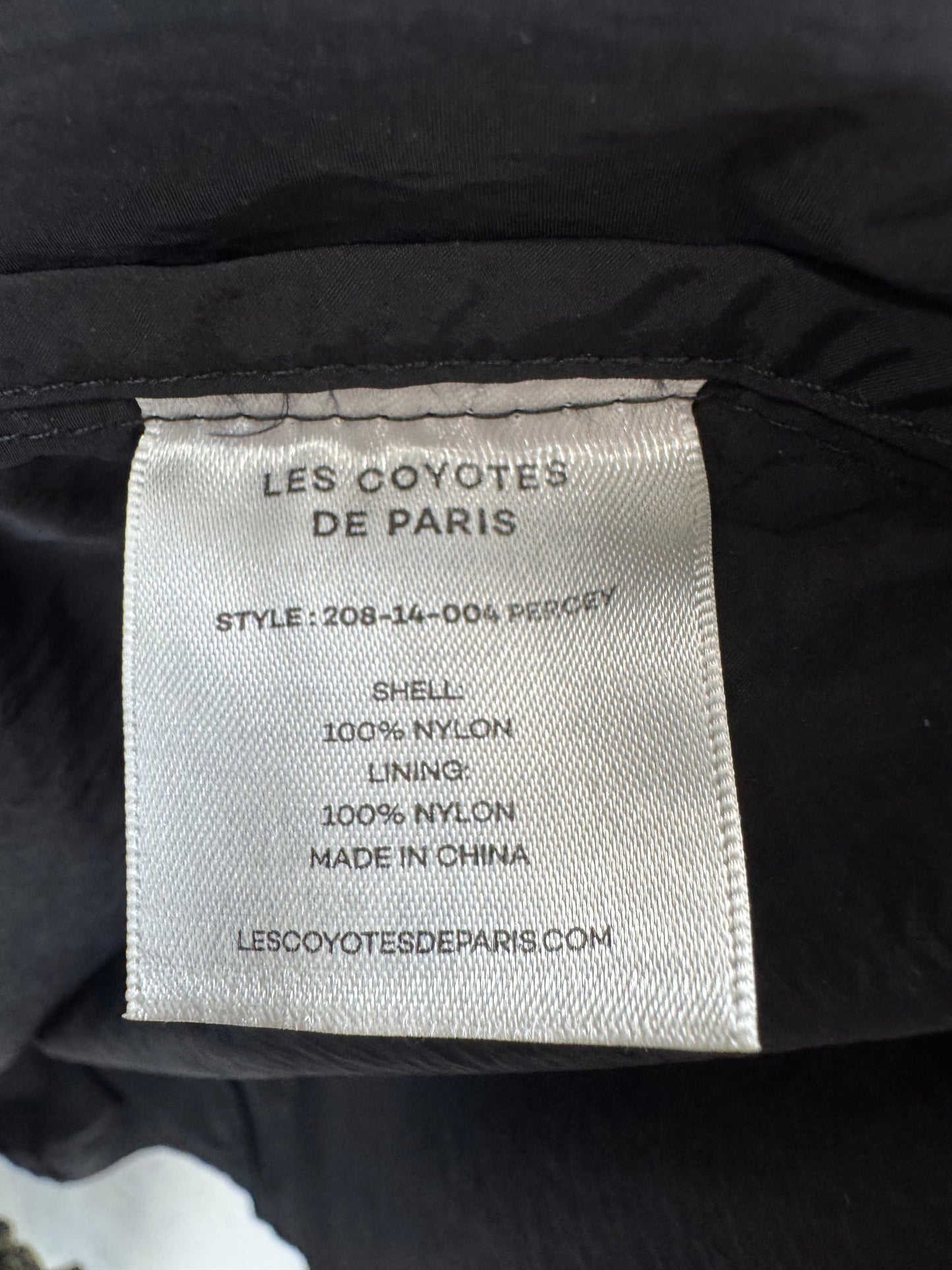 Les Coyotes de Paris lightweight long black trench coat with self belt size 40, suits 8-12